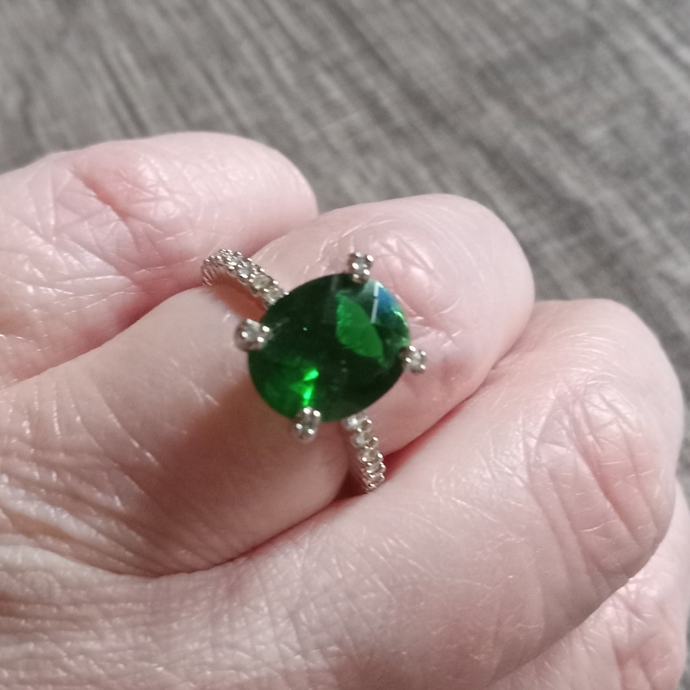 Ring - Picture 2 of 6
